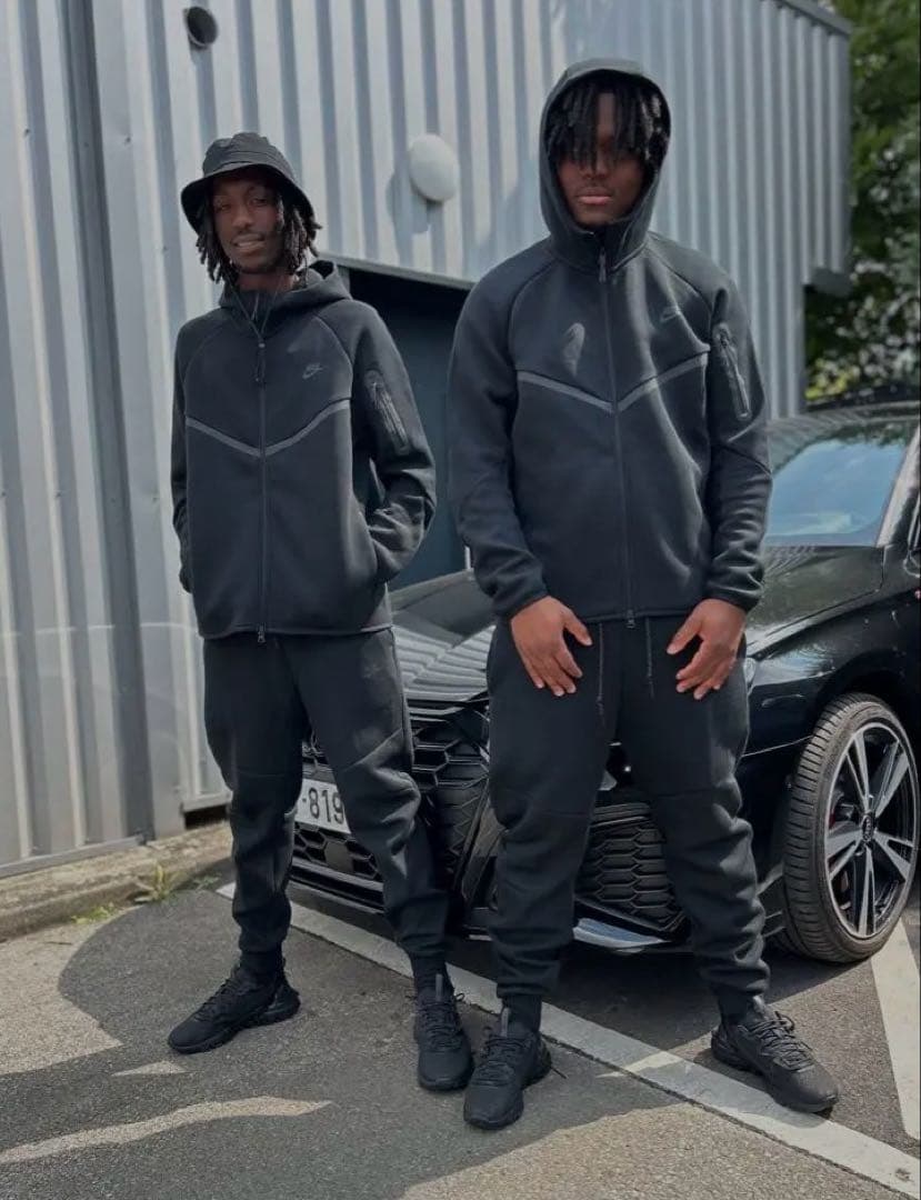 NIKE テックフリース ブラック セットアップ 赤タグ