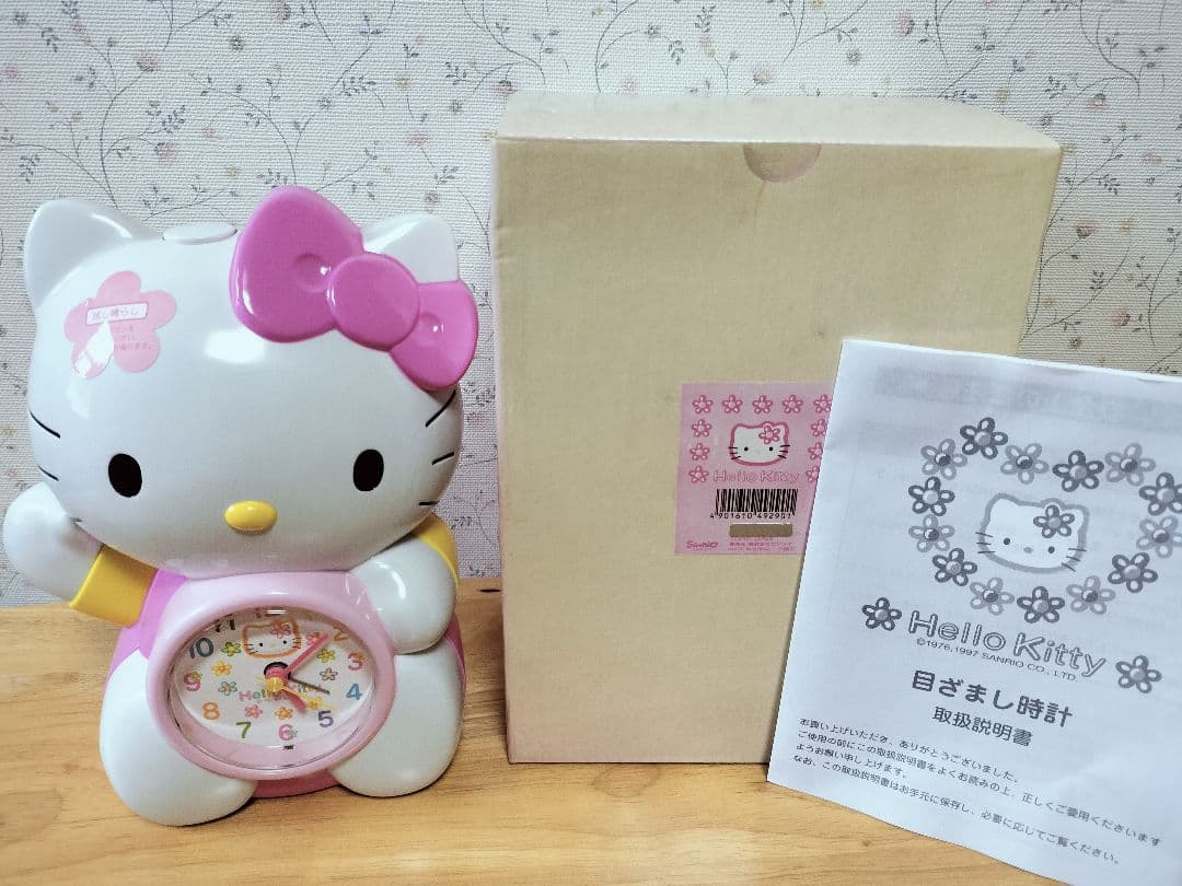 SANRIO　サンリオ　HELLO　KITTY　ハローキティ　目覚まし時計　新品