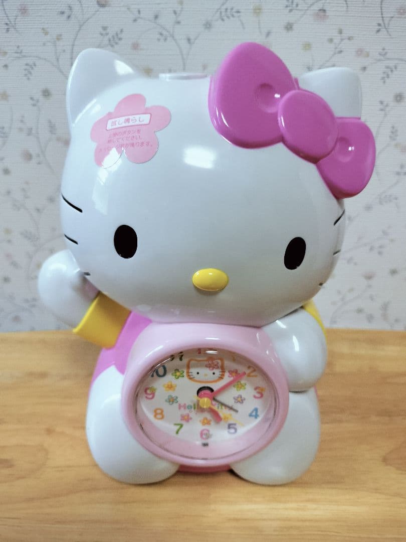 SANRIO　サンリオ　HELLO　KITTY　ハローキティ　目覚まし時計　新品