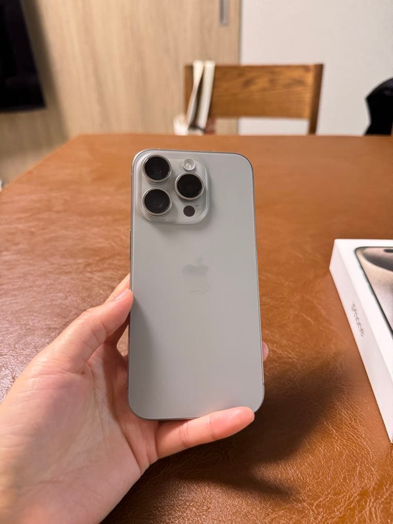 Apple iPhone 15 Pro 256GB ナチュラルチタニウム