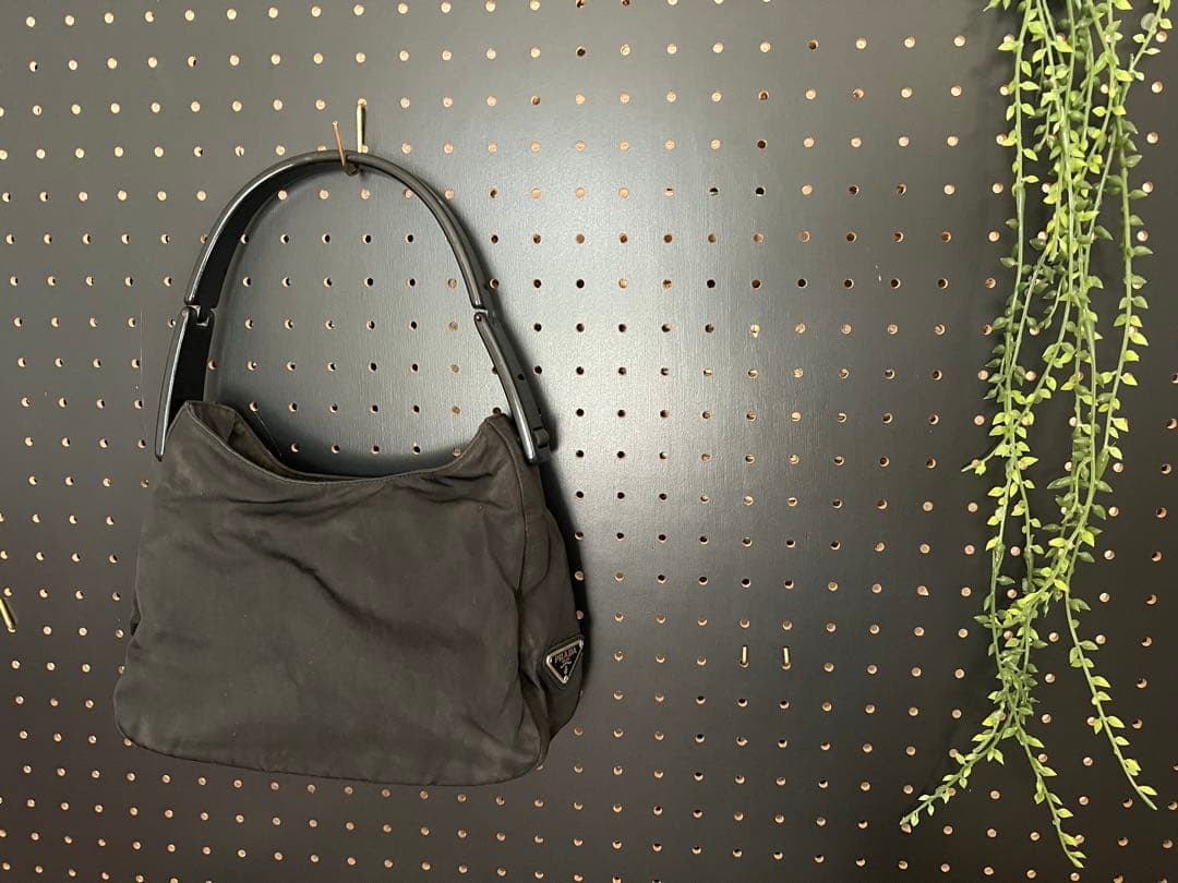 【ジャンク品】プラダ　ワンショルダー　ナイロン　三角ロゴ　ブラック　プラスチック