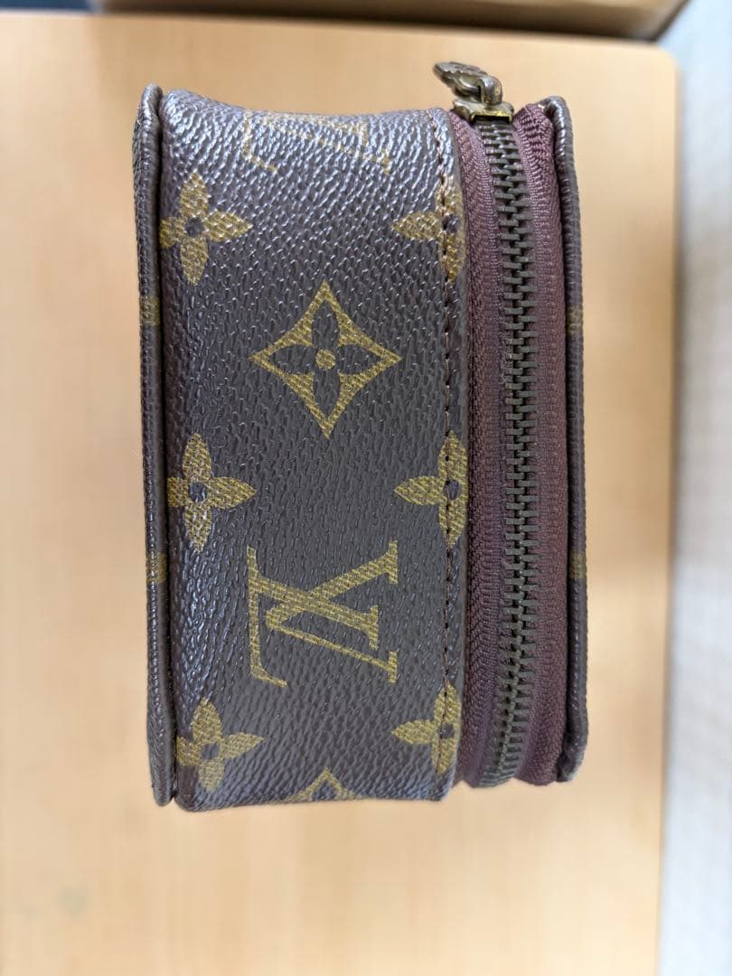 LOUIS VUITTON ルイヴィトン　ティッシュケース