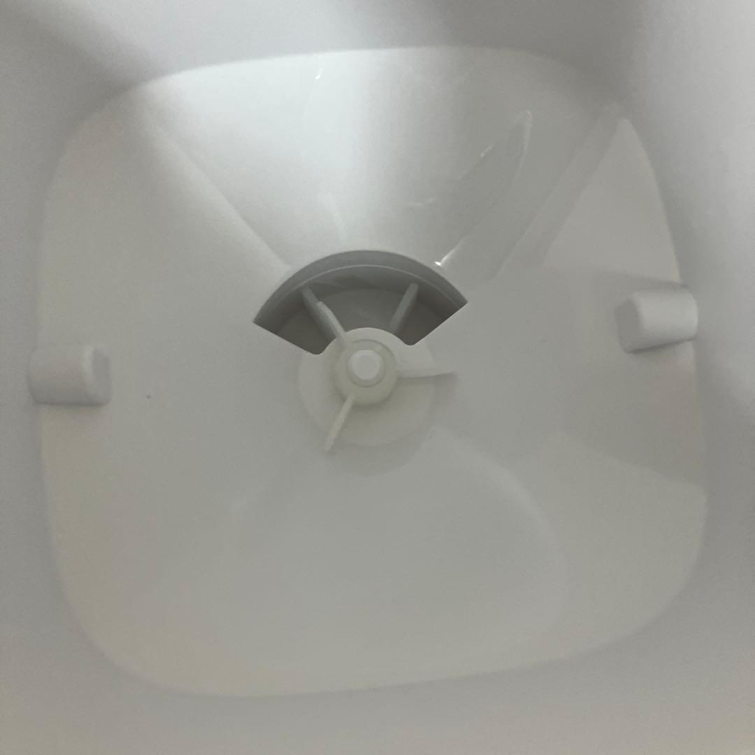 猫の自動餌やり器