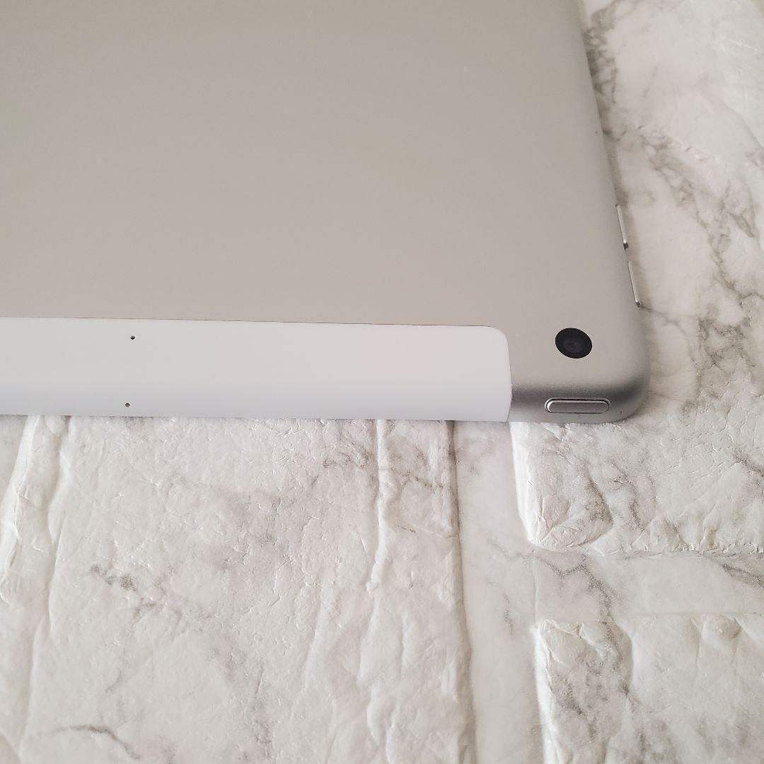 251 iPad 8世代 32GB SIMフリー シルバー