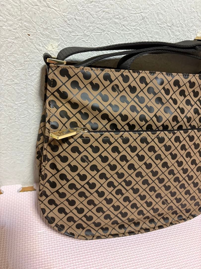 kueさま ゲラルディーニ☆ソフティ☆ショルダーバッグ☆定番人気型☆
