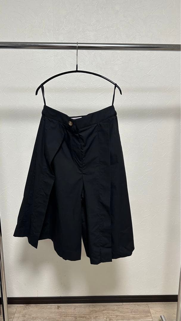 新品未使用タグ付きVivienneRED LABEL ガウチョパンツ サイズ2