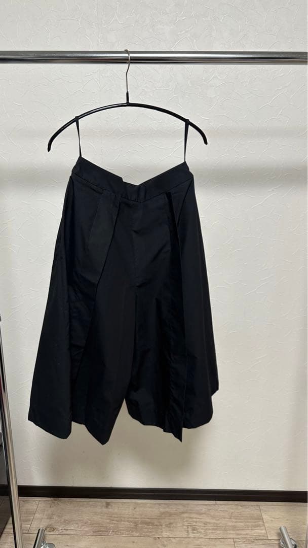 新品未使用タグ付きVivienneRED LABEL ガウチョパンツ サイズ2