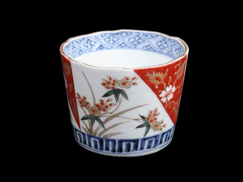 古伊万里　色絵　草花紋　桜に金唐草の図　蕎麦猪口　D242AS-CYh