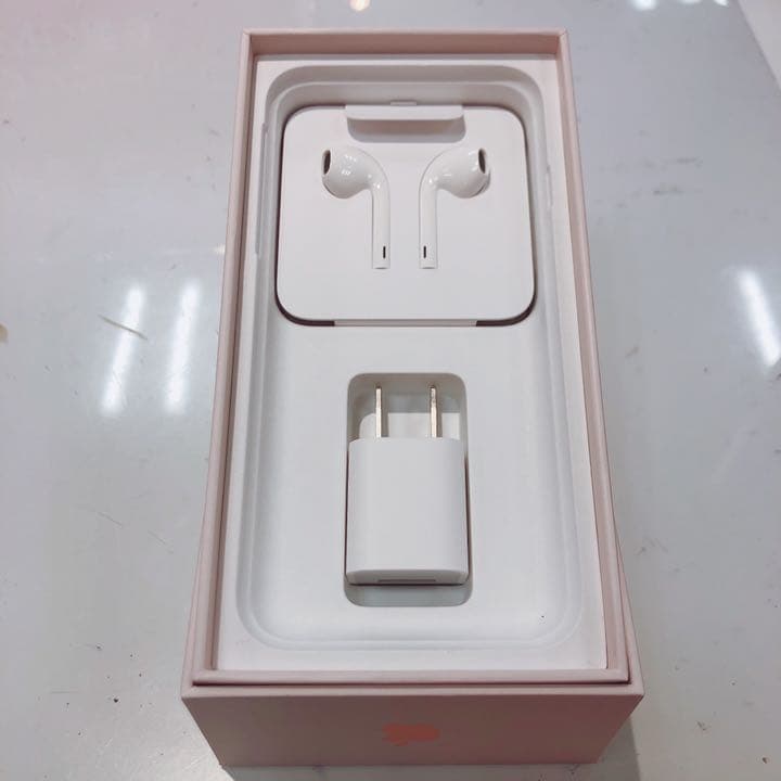 iPhone 8 64GB ゴールド auのみ