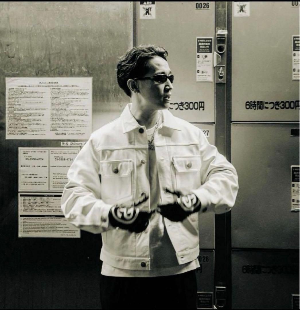 stussy レザー手袋　KEIJU着用