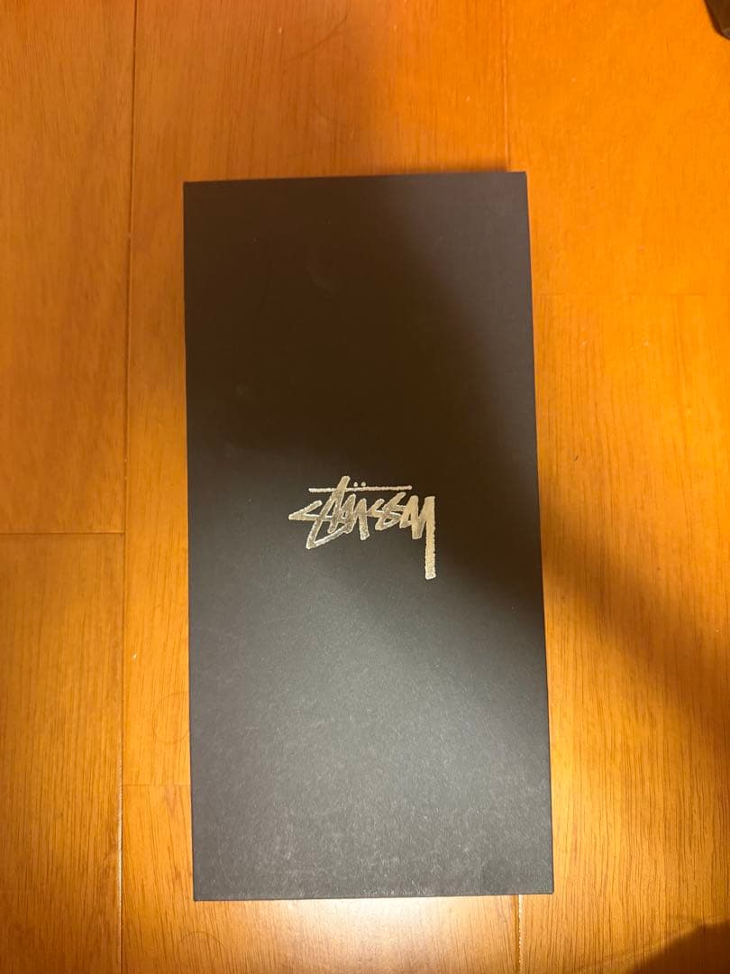 stussy レザー手袋　KEIJU着用
