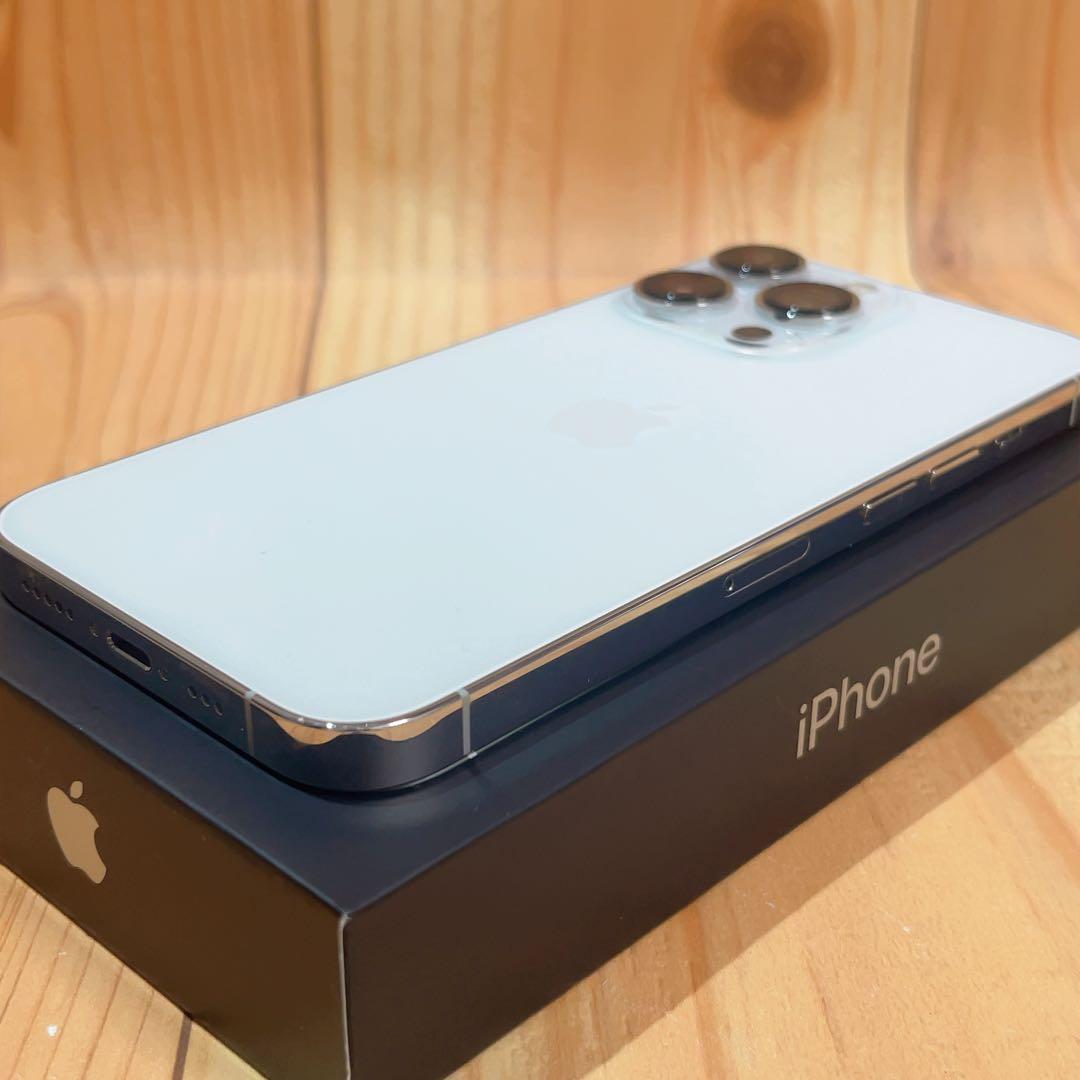 SIMフリー 本体 iPhone 13 Pro 256 GB シルバー 581