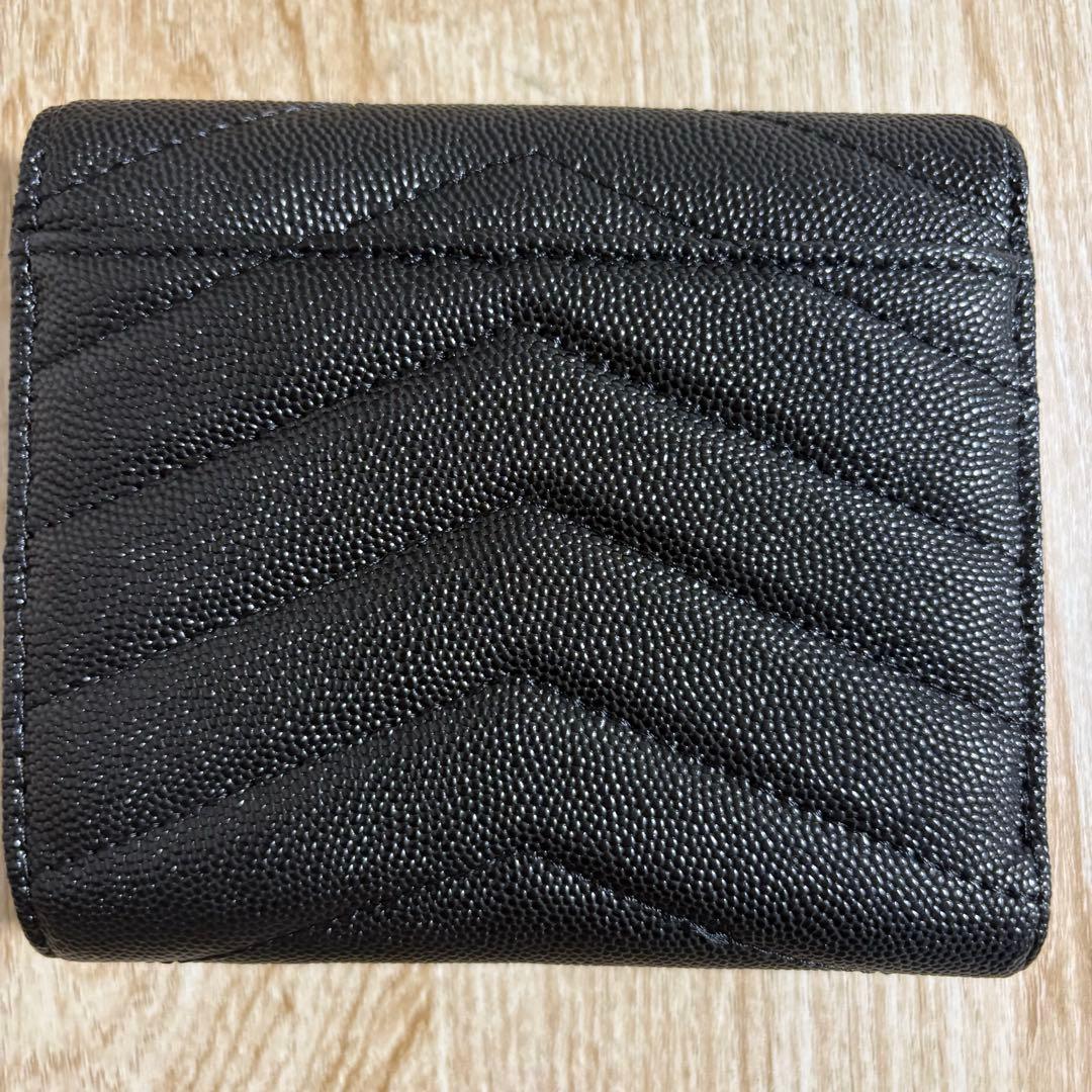 Yves Saint Laurent イブサンローラン カサンドラ 三つ折り財布