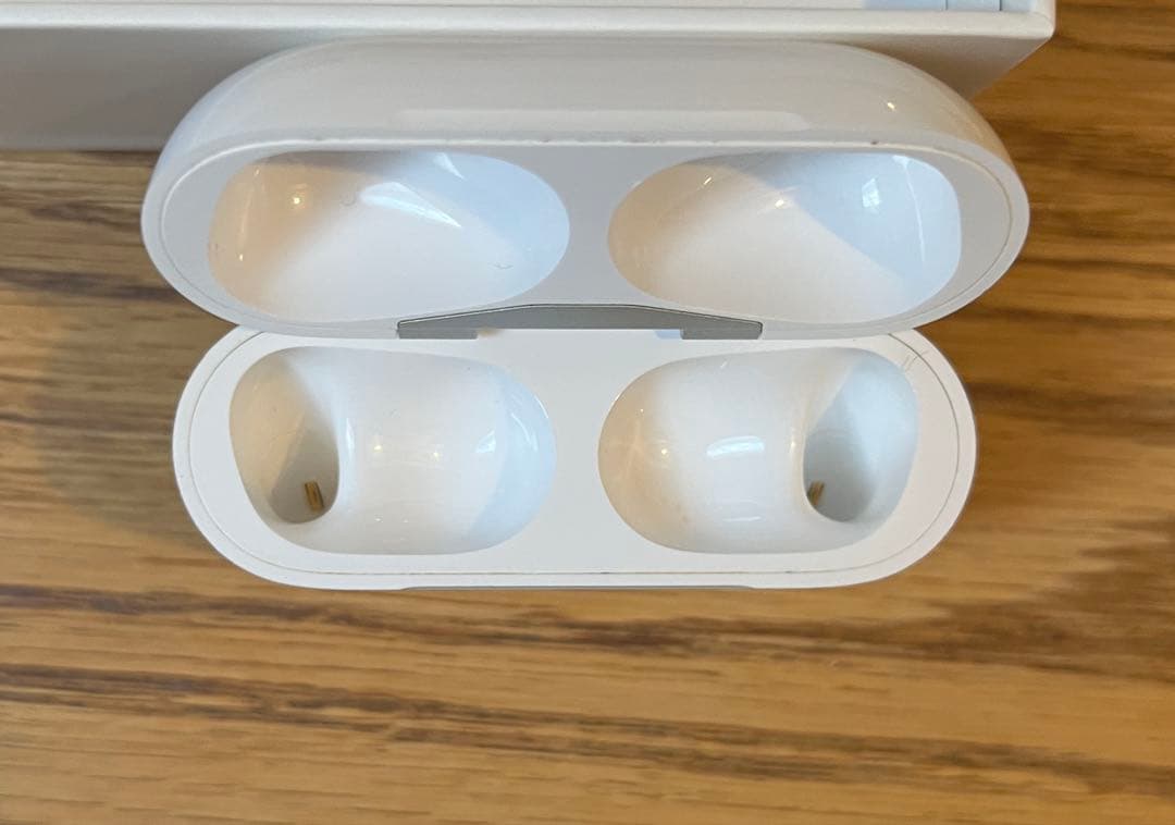 ☆極美品！おまけ付き☆Apple AirPods Pro 本体 充電ケース付き