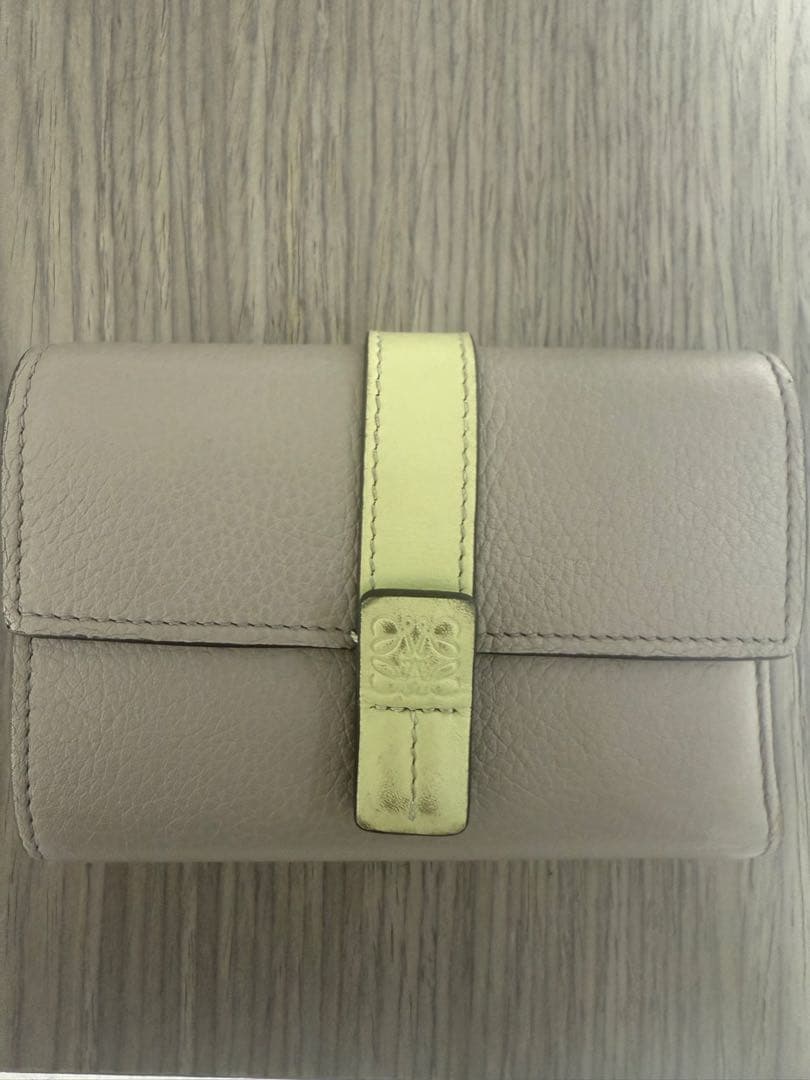 再再値下げ！LOEWE 三つ折り財布