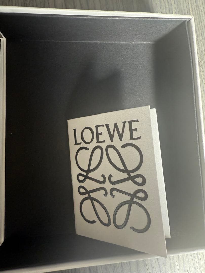 再再値下げ！LOEWE 三つ折り財布