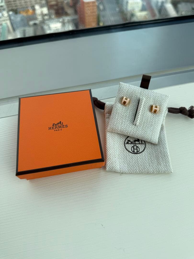 【極美品】HERMES ポップアッシュミニピアス Hポッ プ