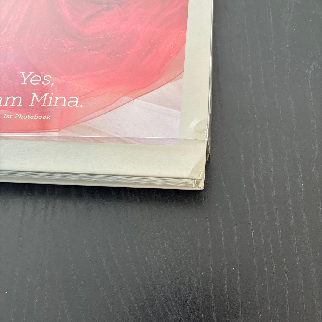 アイドル Yes, I am Mina. 1st Photobook