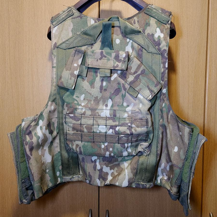 希少一点物　実物プレートキャリア　特殊部隊装備　マルチカム