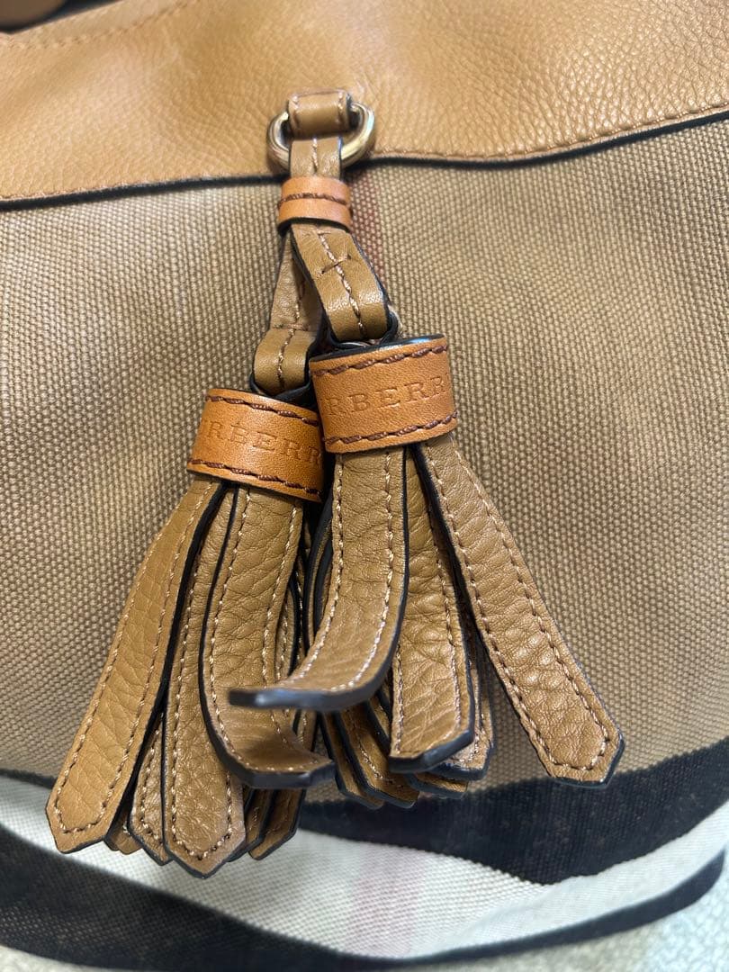 バーバリー　チェックバッグ　タッセル