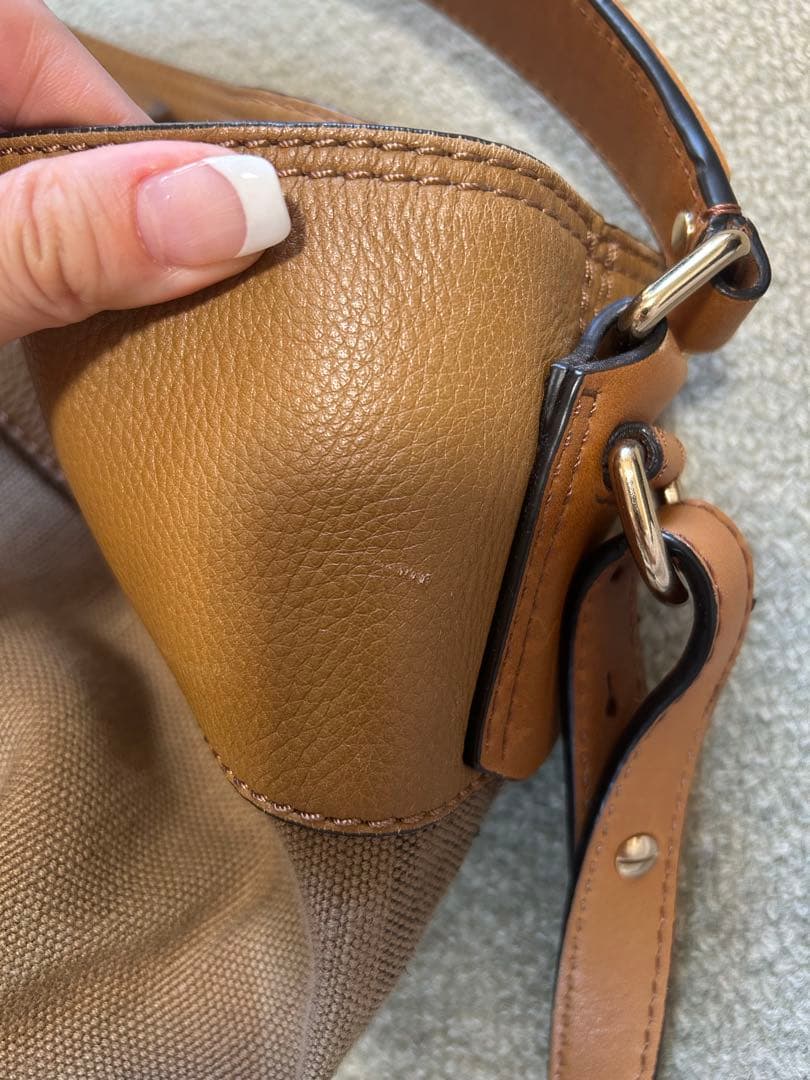 バーバリー　チェックバッグ　タッセル