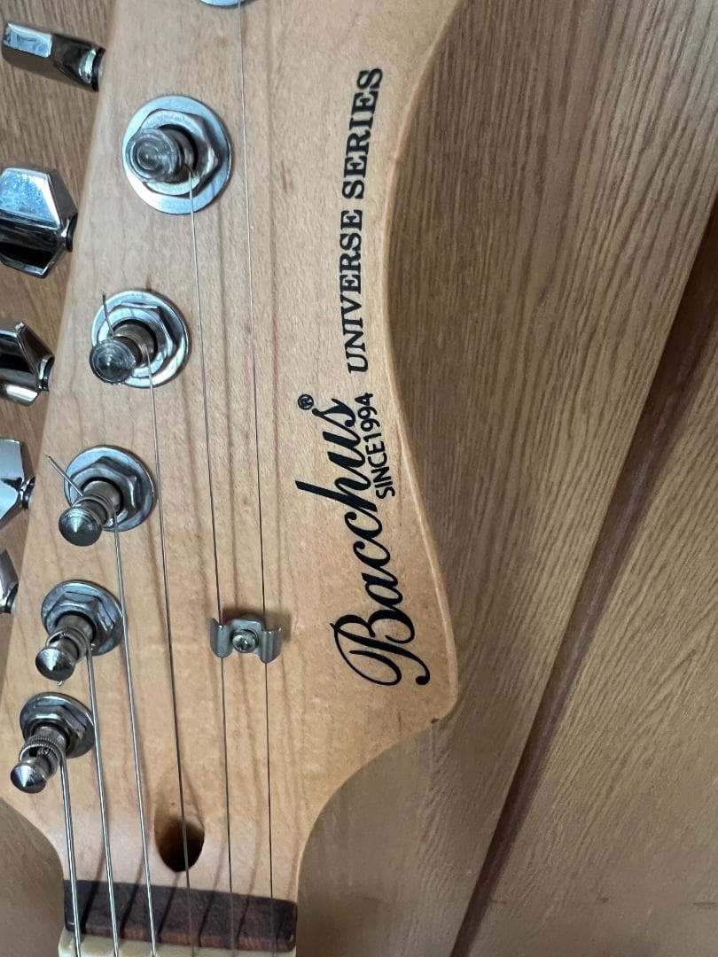 Bacchus BST-1R 3TS ユニバースシリーズ ストラト美品
