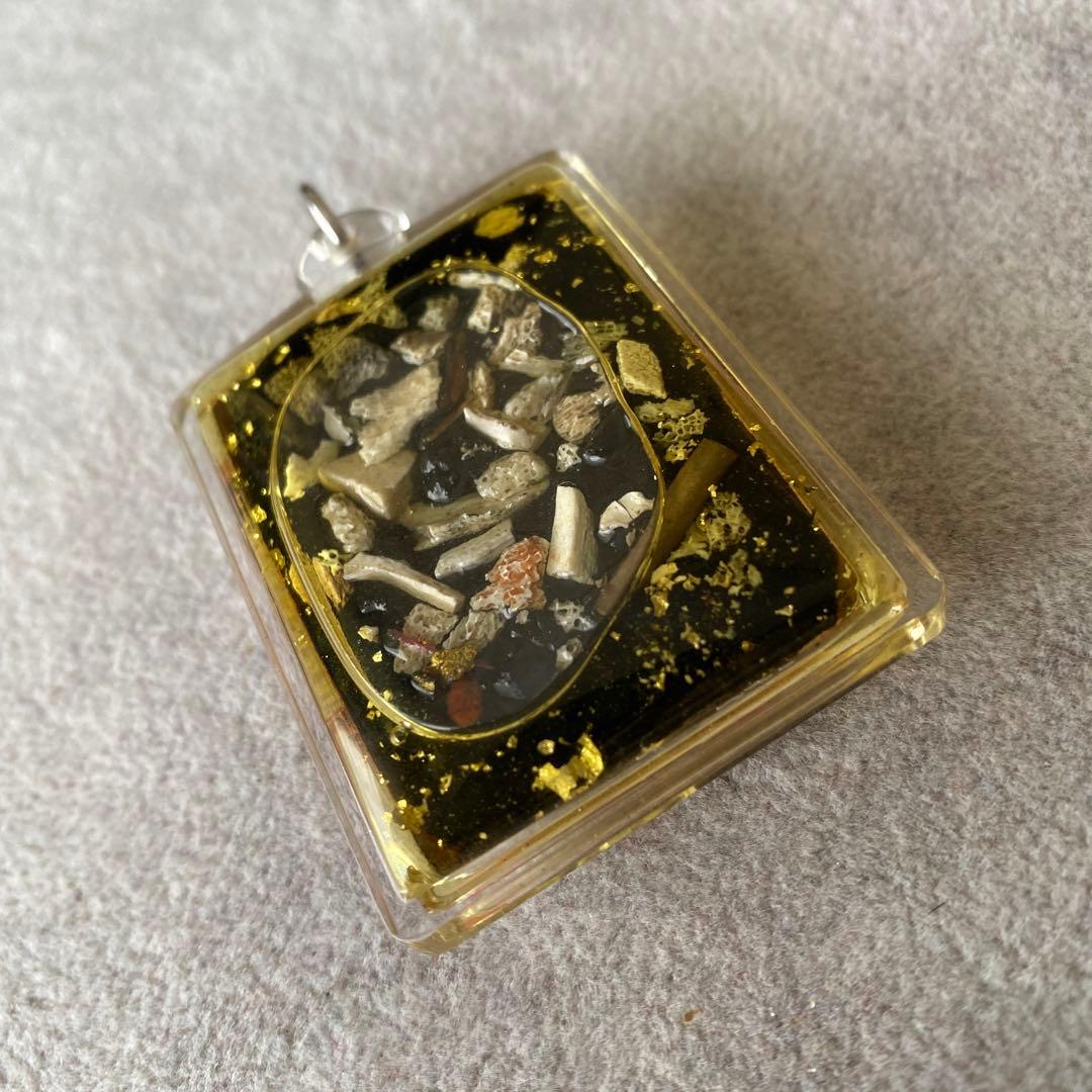 プラクルアン タキアン マハサネー ムカデ 金運 ギャンブル 宝くじ 御守り