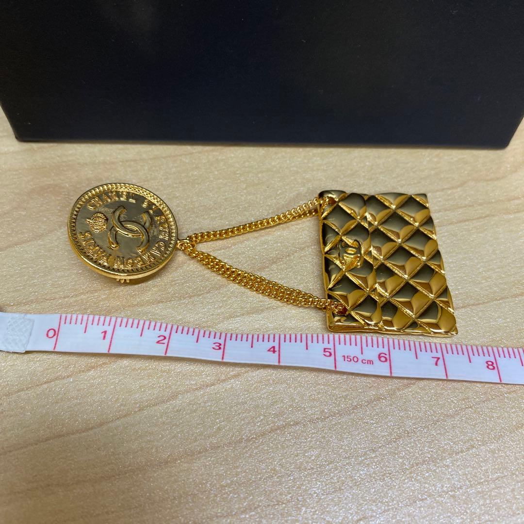 CHANEL シャネル　ブローチ　ココマーク　マトラッセ　バッグ　ゴールド