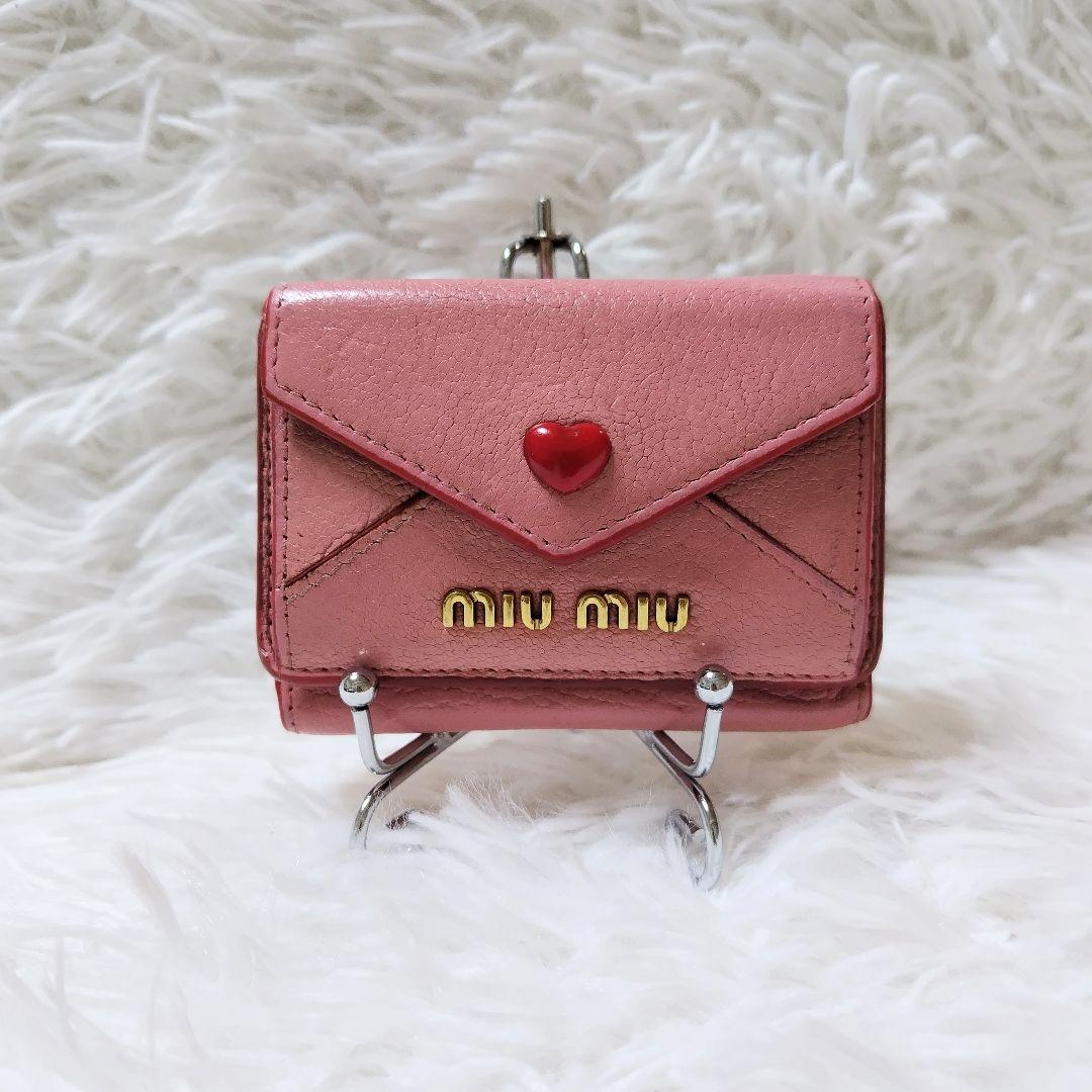 美品✨ミュウミュウ◇ラブレター三つ折り財布　マドラスレザーゴールド金具ピンク