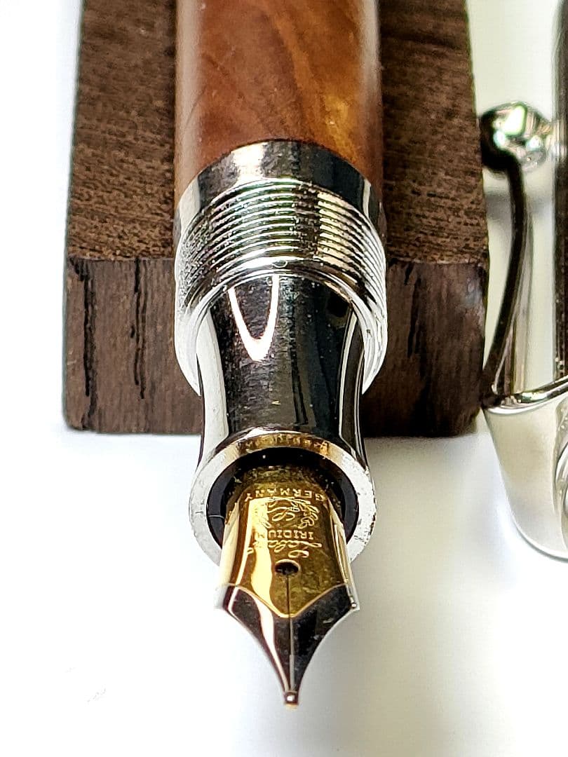 【白檀】レトロドーム万年筆