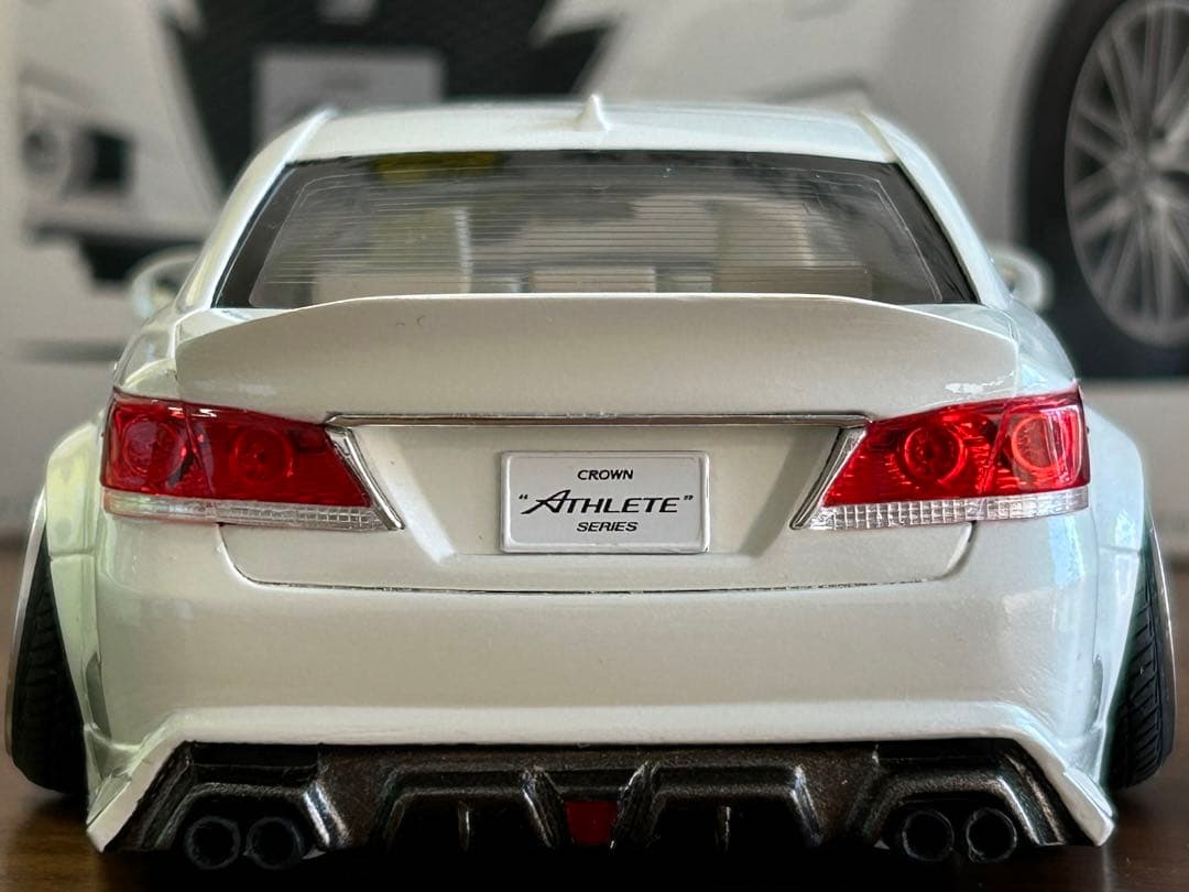 アオシマ 210 クラウン アスリート完成品