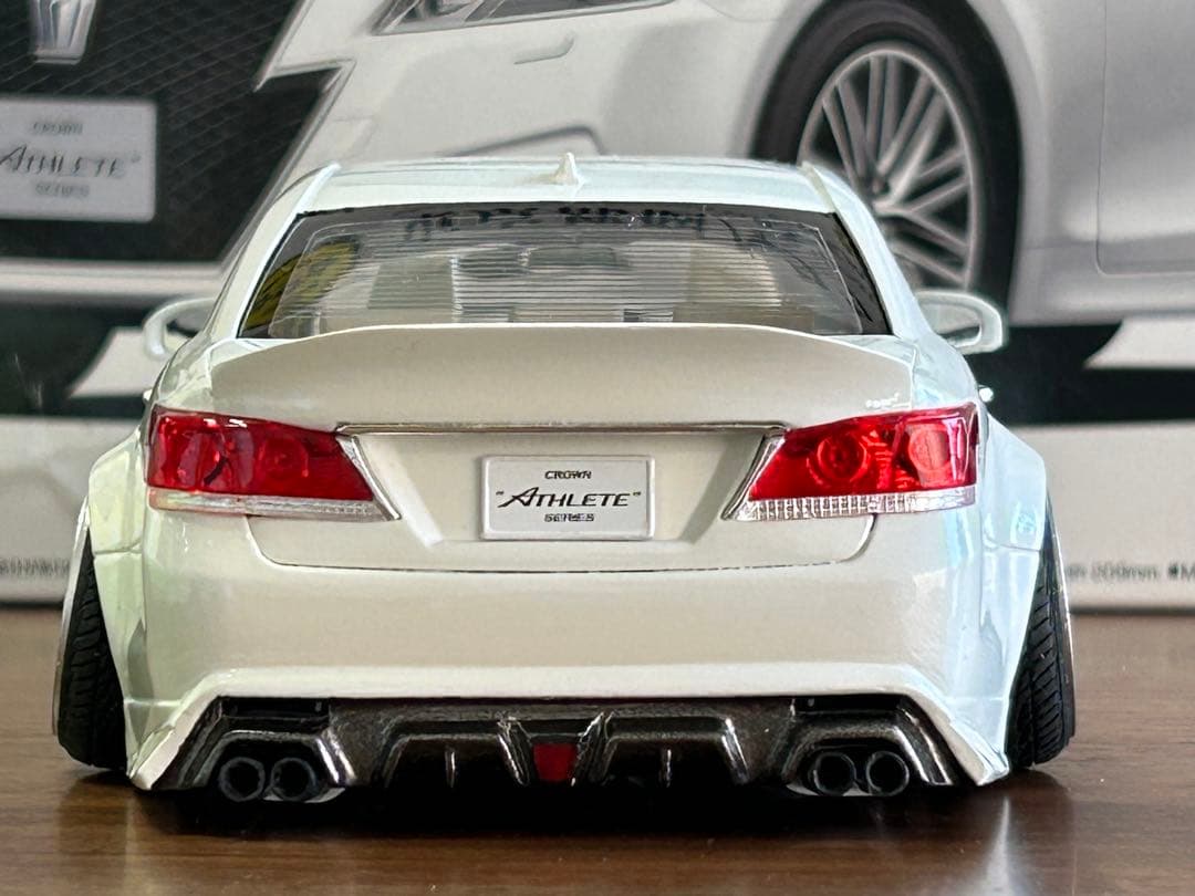 アオシマ 210 クラウン アスリート完成品