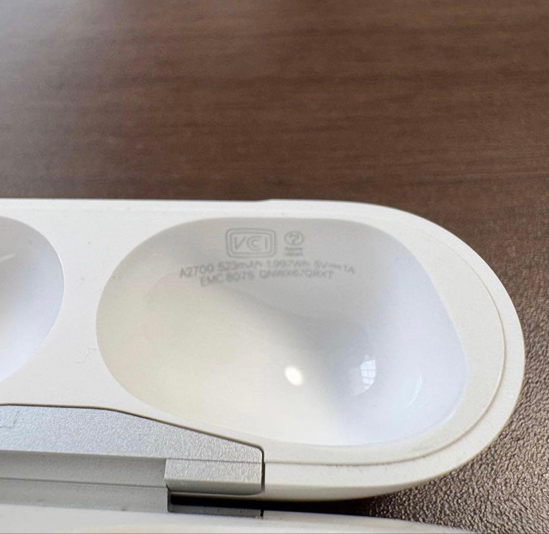 【純正品】Airpods Pro2 / ケース＋両耳