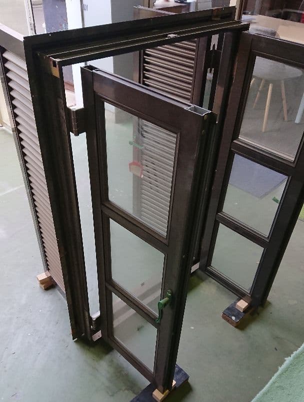 アルミサッシ ガラリ雨戸 窓 サッシ 新品未使用 トーヨーサッシ DIY