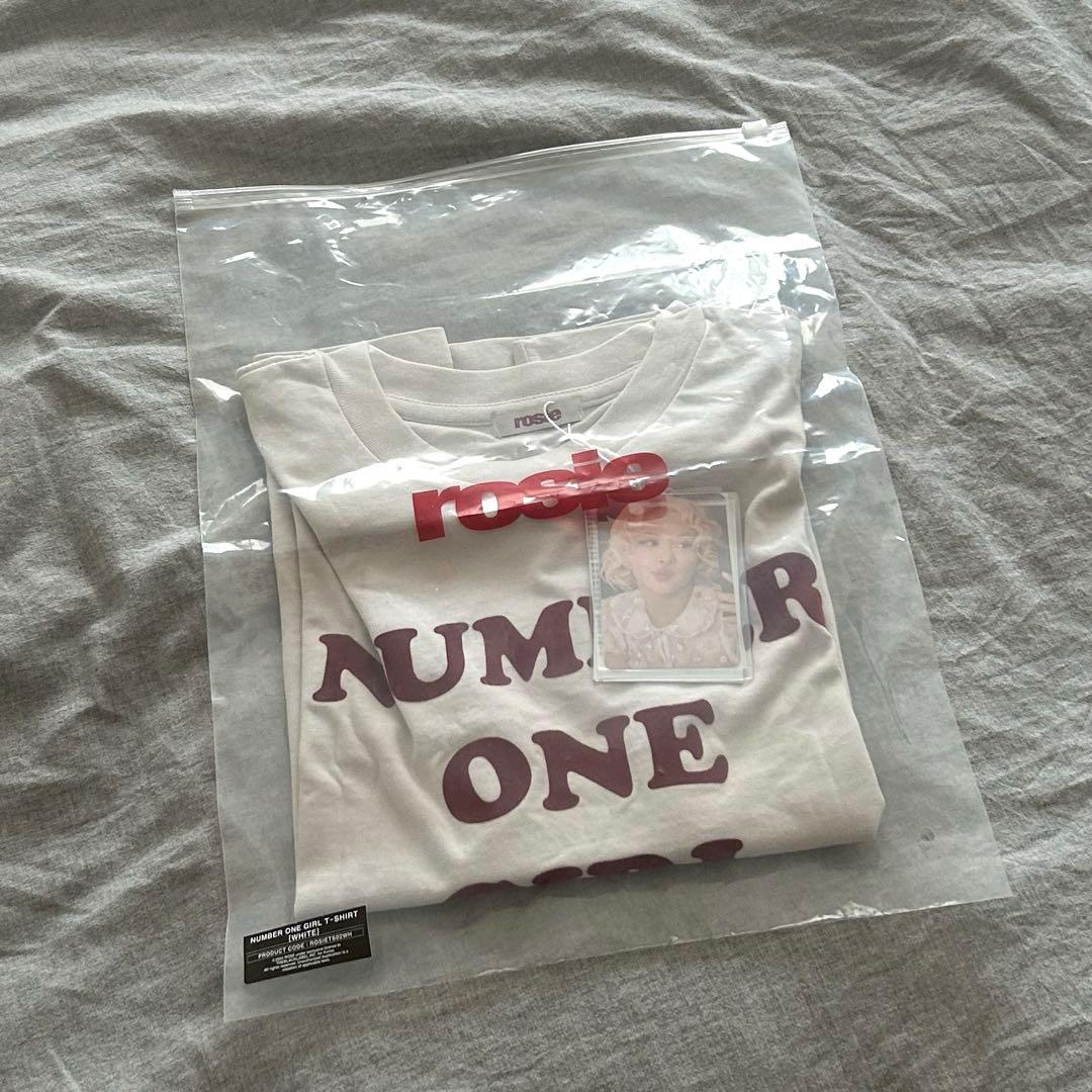 BLACKPINK rosé number one girl tシャツWhite