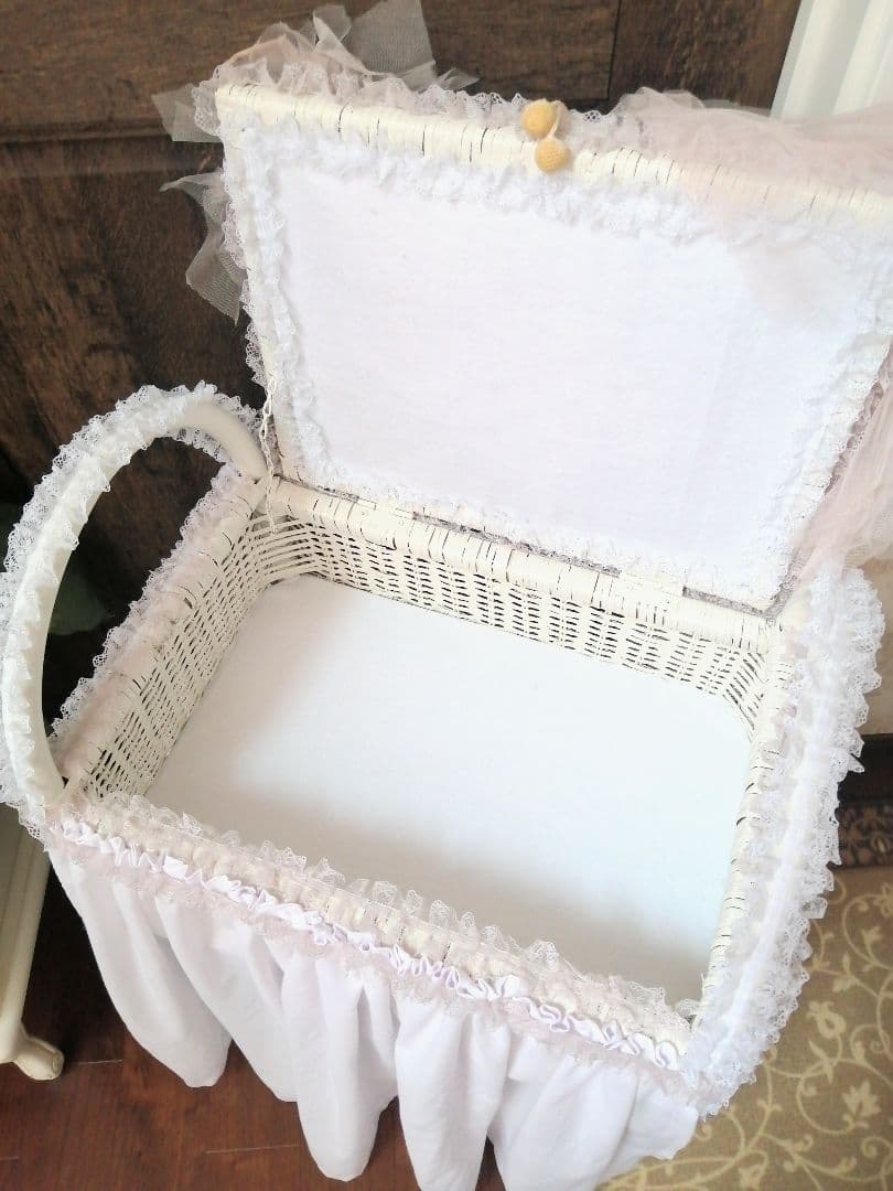 白ラタン♡たっぷり収納♡ホワイト家具♡フリル♡レース♡ミルクペイント♡