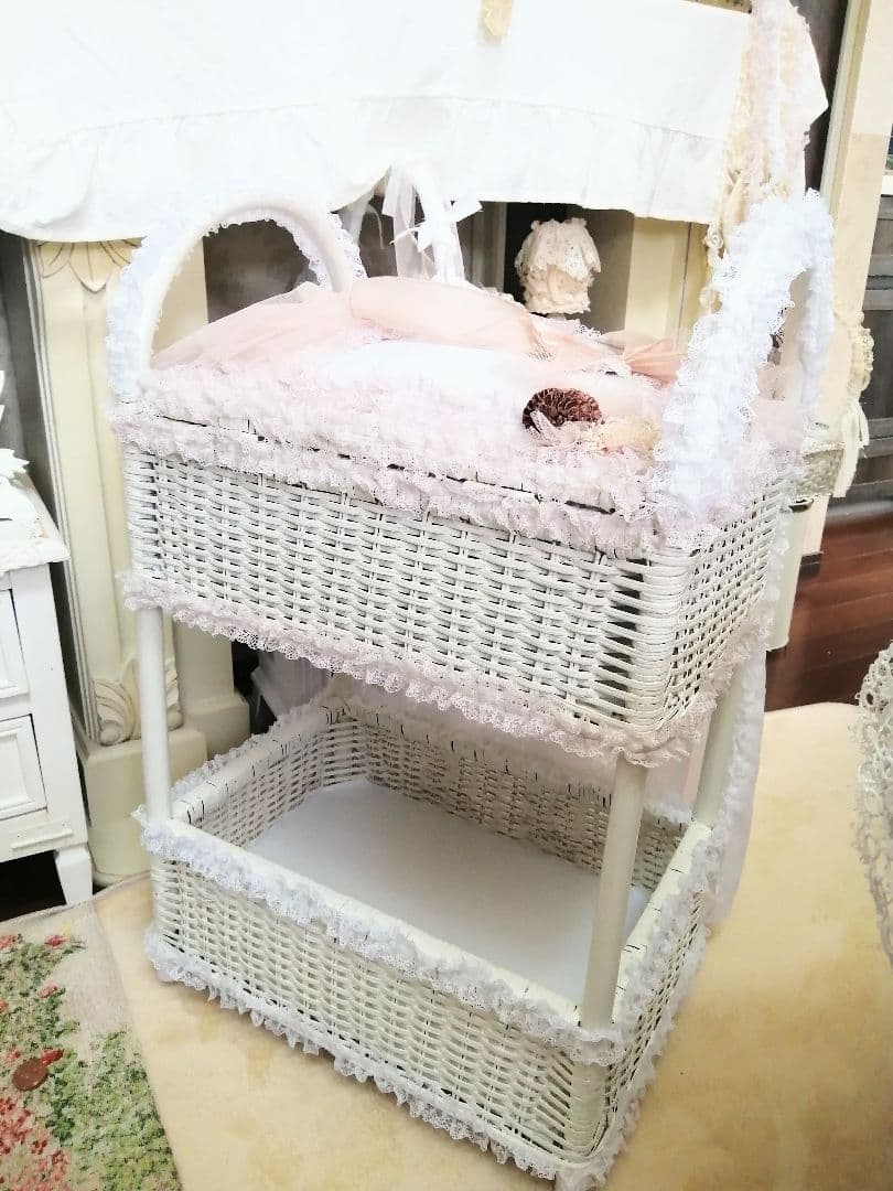 白ラタン♡たっぷり収納♡ホワイト家具♡フリル♡レース♡ミルクペイント♡