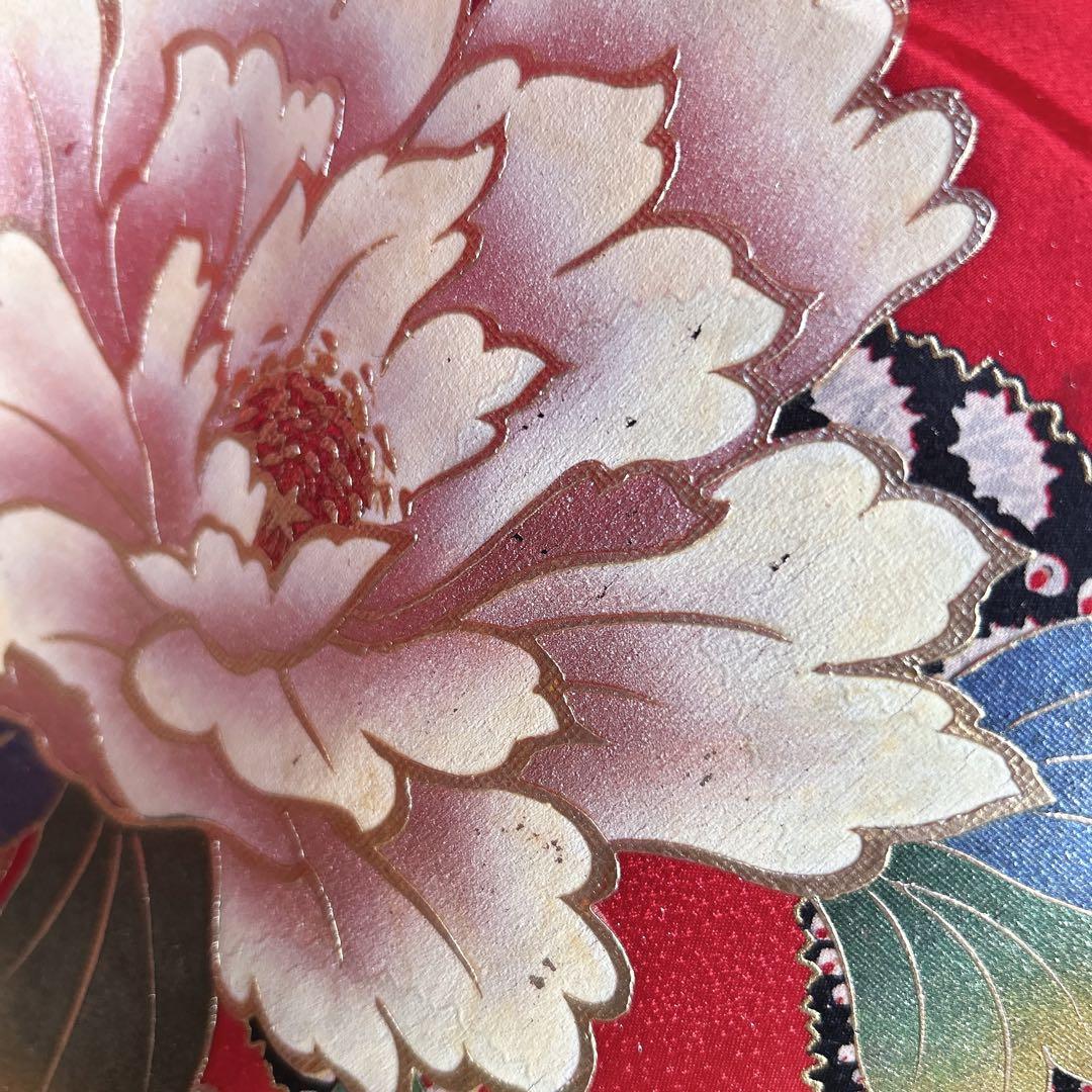 振袖　フルセット　正絹　赤　黒　華やか　ボタン　古典柄　かっこいい系　k3