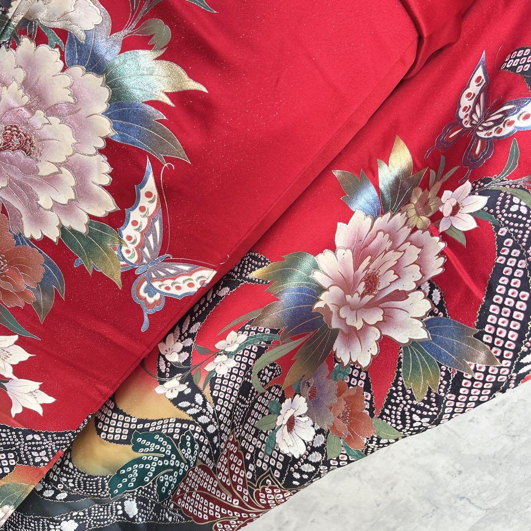 振袖　フルセット　正絹　赤　黒　華やか　ボタン　古典柄　かっこいい系　k3
