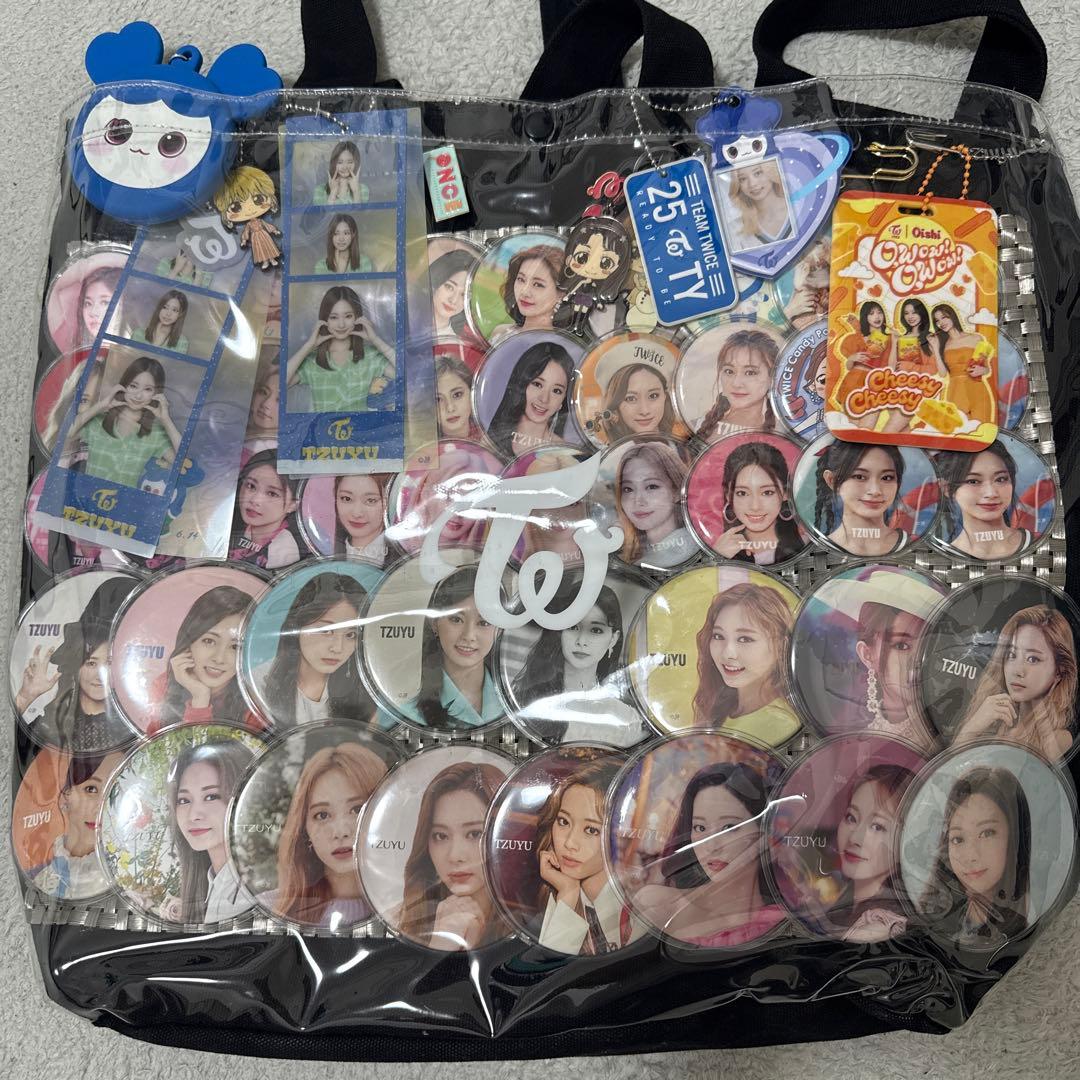 TWICE ツウィ 缶バッジ キーホルダー トレカケース 痛バック