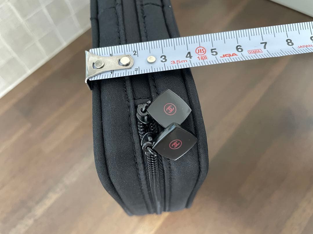 CHANEL クリスマスコフレ　【美品】ポーチ&ブラシセット