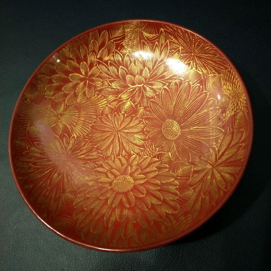 イチゴ　漆塗 内総沈金 菊花紋吸物椀2客、朱漆塗 牡丹沈金 吸物椀 2客