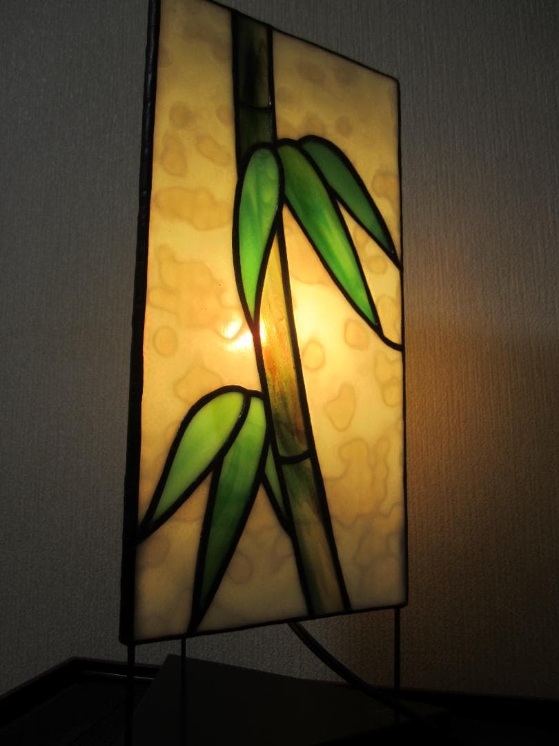 造形作家◆ステンドグラス ◆和風・三面に竹笹の柄のスタンドライト・照明器具