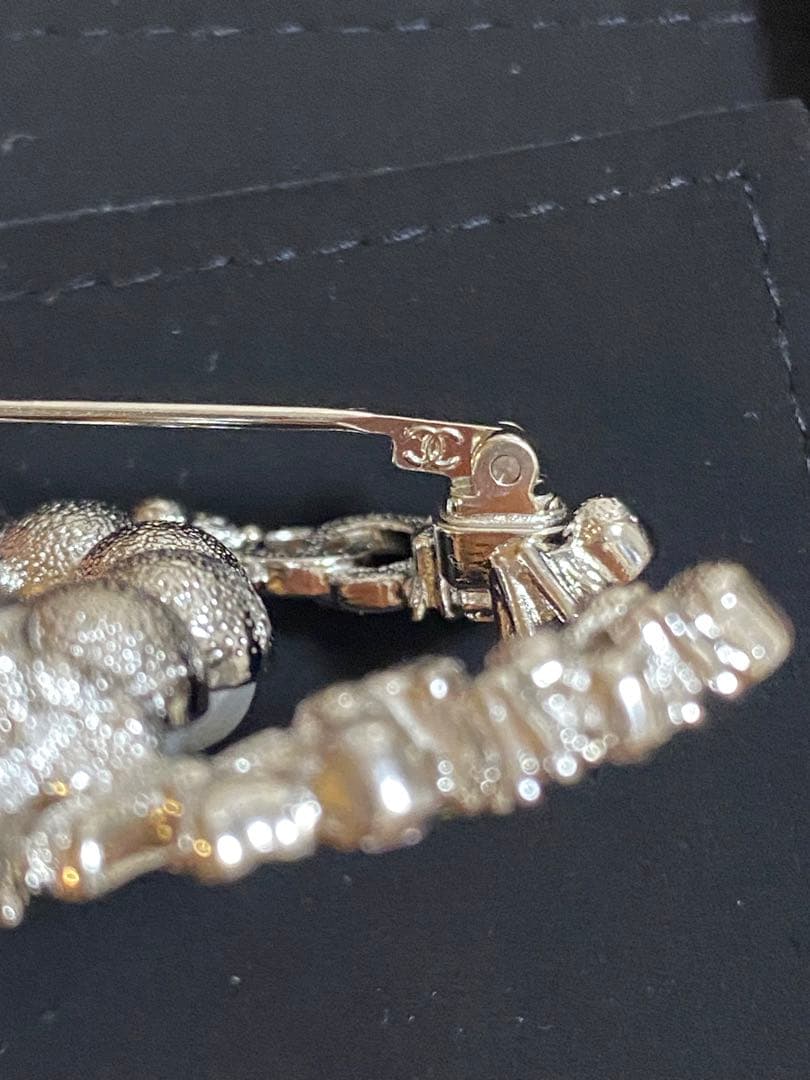 【新品未使用】国内正規品CHANEL ブローチ　Ccロゴ　no.5