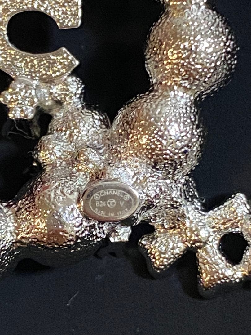【新品未使用】国内正規品CHANEL ブローチ　Ccロゴ　no.5