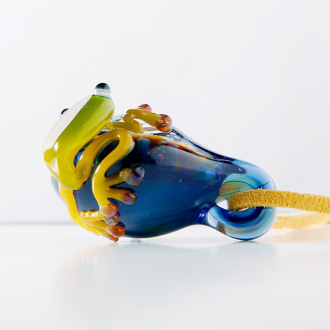 麻覇王mahao ペンダント ネックレス ガラス カエル 蓮花 A