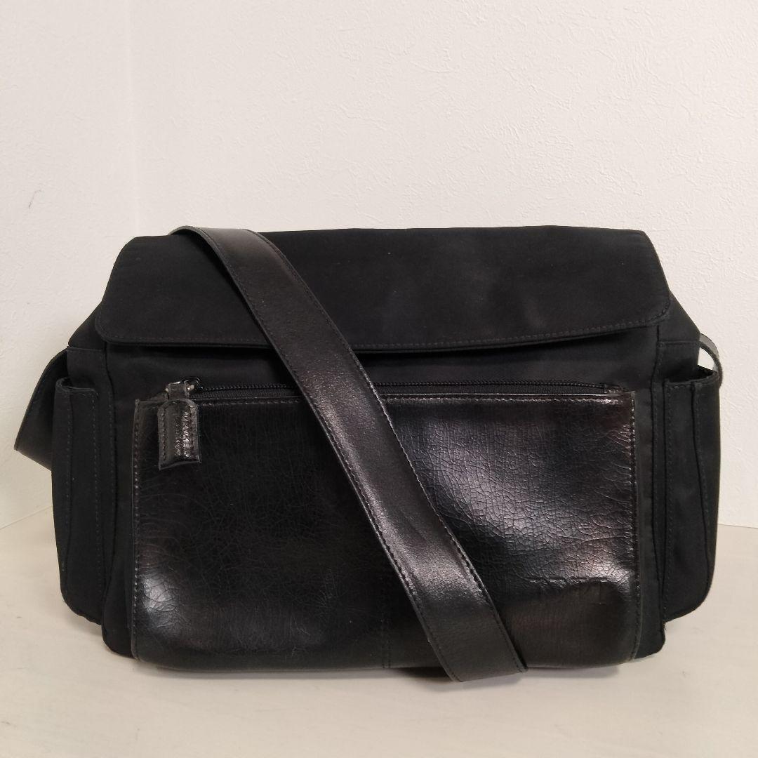 マックスマーラ ショルダーバッグ フラップ ロゴ刻印 ナイロン レザー ブラック