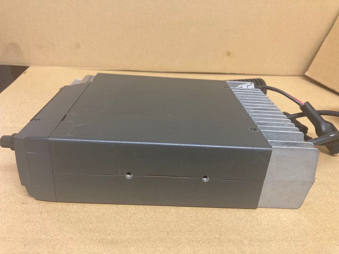 icom ＩＣ-2500 トランシーバー　ジャンク外部破損箇所あり