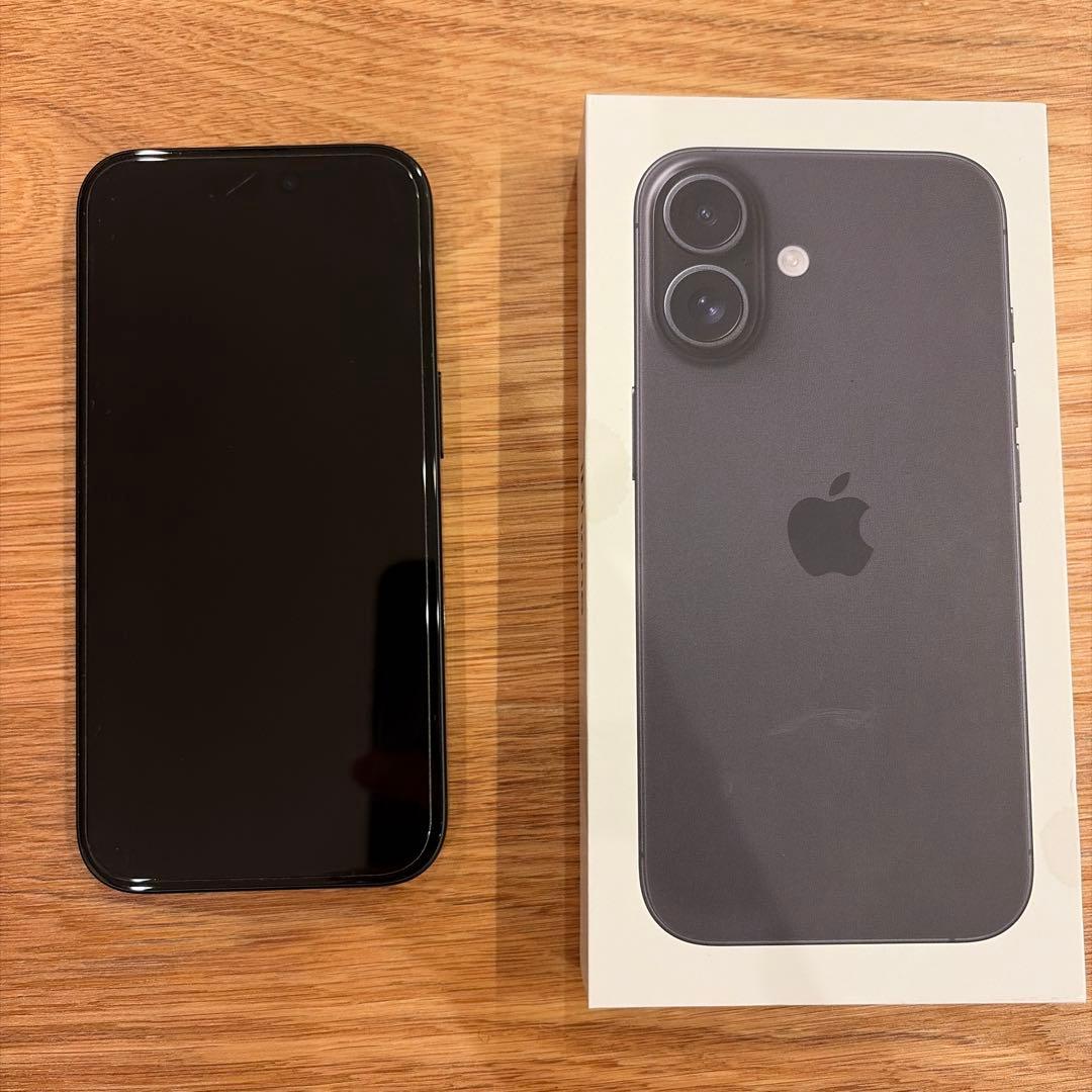 【ほぼ新品】Apple iPhone16 128gbブラック本体 SIMフリー