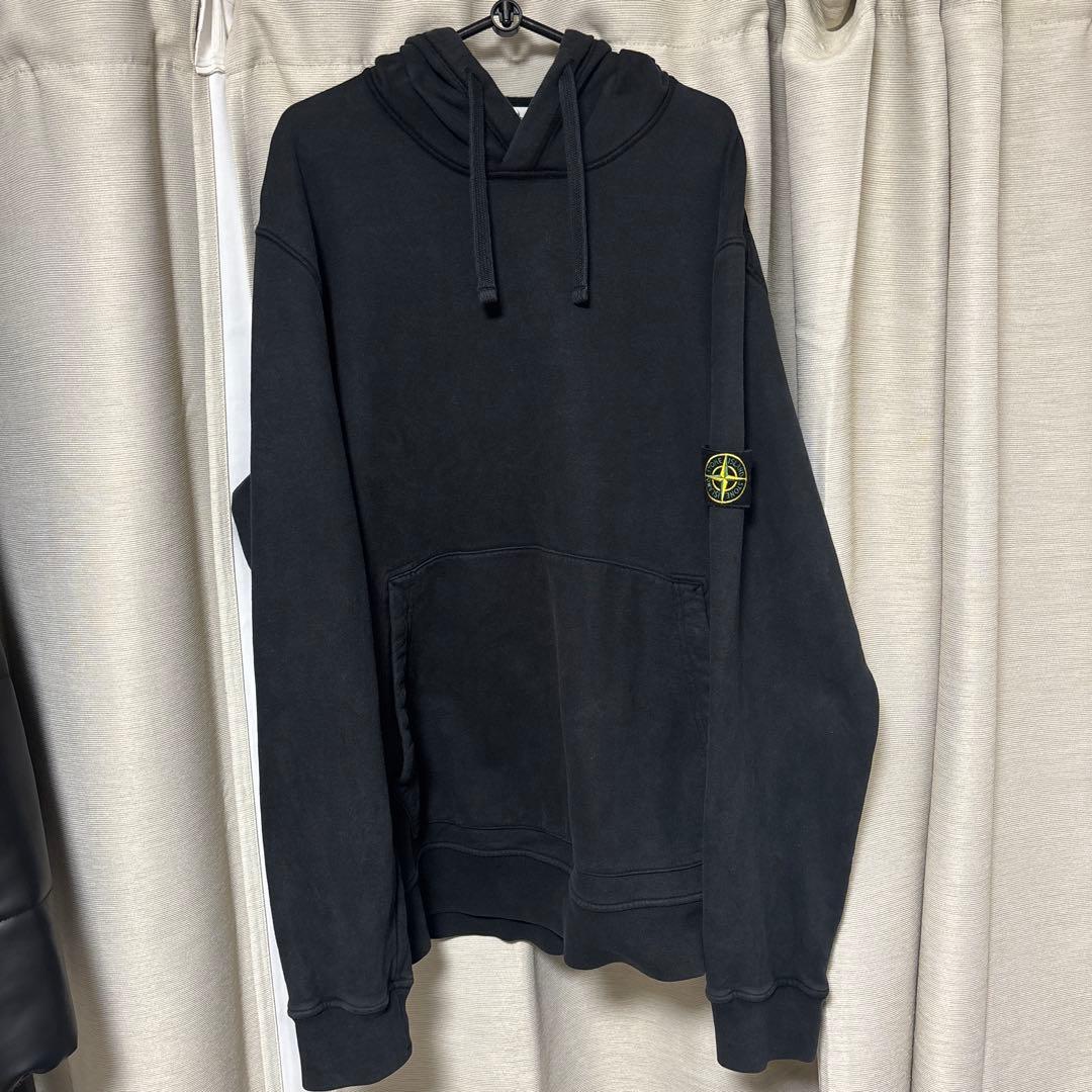 STONE  黒色パーカー　XXL
